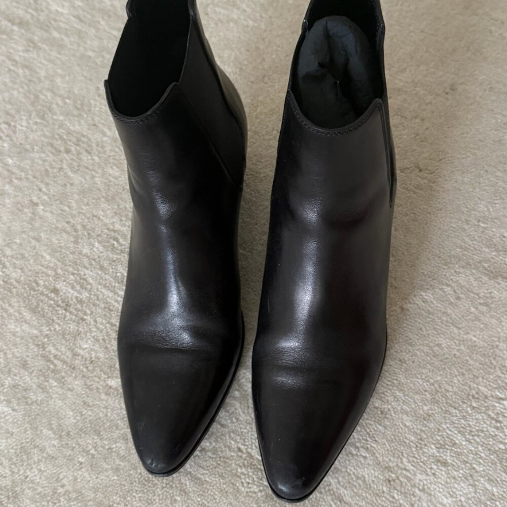 Black Leather Saint Laurent Chelsea Boots - Picture 2 of 6